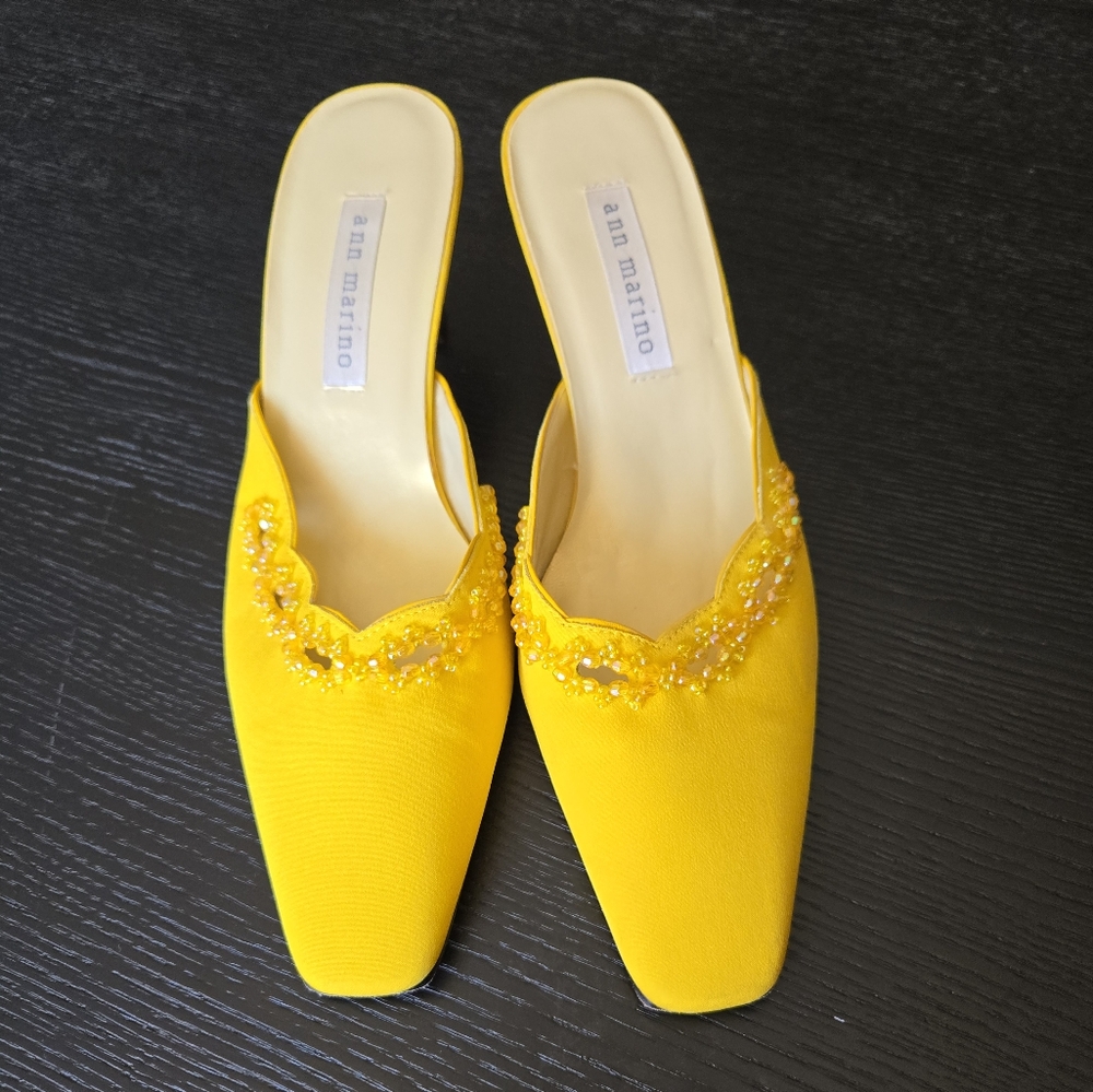 Ann Marino Women's Yellow Embellished Mules Kitten Heel size 7